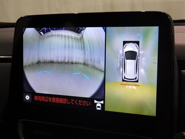 パノラミックビューモニターシステムが付いているので車の上から見た映像が確認できますよ。