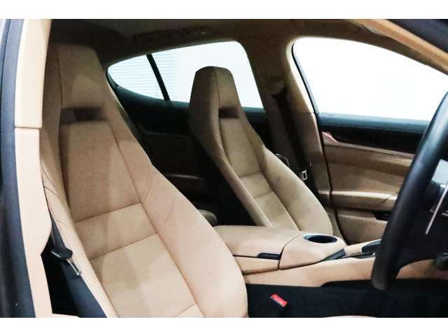 当店のお車は、全車「一般財団法人日本自動車査定協会」または「株式会社AIS」の「車両評価書」付きとなり、査定協会またはAISの定める、「修復履歴なし・不正メーターなし」のお墨付きですのでご安心ください！！