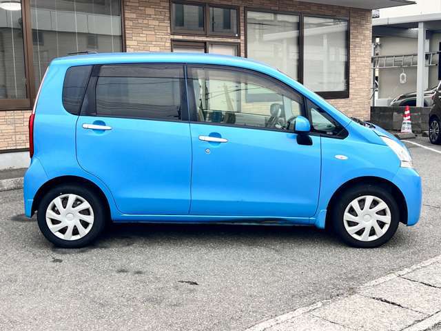 カーロケートではご納車の際に内装・外装を徹底クリーニング致します★気持ちの良い状態でお車を受け渡しいたします！