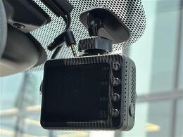 【バックミラー】大きくて見やすいので、後方を見るときも安心です！