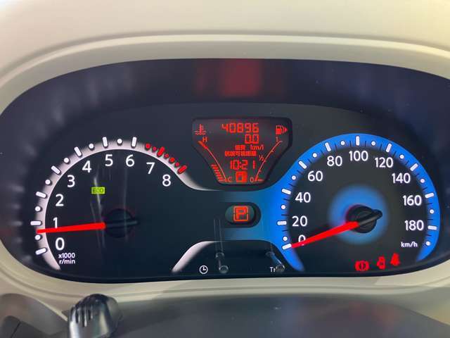 走行距離40896キロ！！燃費表示もありエコ運転の役に立ちますね！