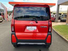 全国約680ヶ所のダイハツのお店で保証修理が受けられる“全国サービスネットワーク”だから、お引越し先や旅先でのトラブルにもご安心いただけます。