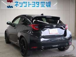 LEDテールライトです。省電力、高輝度のLEDは明るく照らすので夜間運転時の視認性を高めます。スタイリッシュな見た目で細かいところもこだわりたいあなたに！