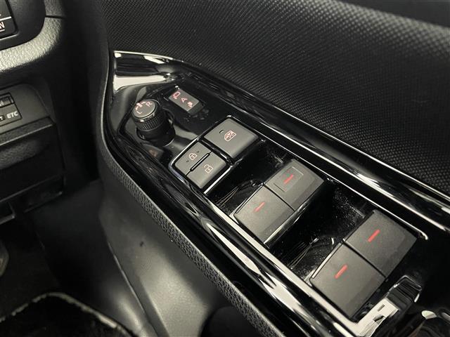 【窓操作部】軽い力で、窓を開けたり閉めたりすることができます！掲載箇所以外にご希望の写真がございましたら、お気軽にお問い合わせ下さい！メールや郵送でお送りさせていただきます。