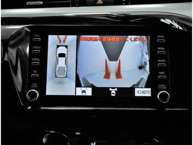 パノラミックビューモニター装備！車両に取り付けたフロント、サイド、バックカメラの映像を合成して画面上に表示させることで、低速時の運転を補助する装置です。車両本体の取扱書もお読みください。