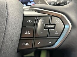 【レーダークルーズコントロール】高速道路での長距離走行が楽に！！自動で速度を保つクルーズコントロールが、衝突軽減システムと連携し、前方の車両を感知して車間を保つように速度調節してくれます！！