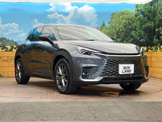 大好評のボディコーティング「弾スプラッシュコート」もご納車までに施工可能。通常のガラスコートと異なる、耐久年数6年の無機質ガラスコーティングが、ボディをキレイな状態に保ってくれます。