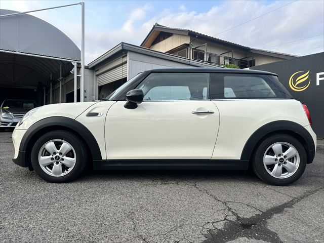 店舗敷地内に駐車スペースもございます。お車でのご来場をお考えの方はご安心ください♪