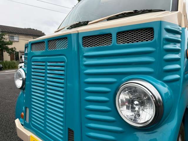 在庫車両は別展示場にて保管をしております。お手数では御座いますが、事前にご予約を頂ければご覧になりやすい場所にご準備をさせて頂きますので、ご来店前にはご連絡を頂ければ幸いです。