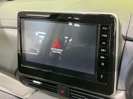 【9型ディスプレイオーディオ】お手持ちのスマートフォンとの連携で、ナビや音楽再生など各種アプリを使用可能。スマホに近い感覚でお使いいただけます♪