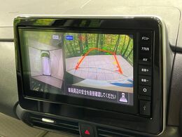 【マルチアラウンドモニター】専用のカメラにより、上から見下ろしたような視点で360度クルマの周囲を確認することができます☆死角部分も確認しやすく、狭い場所での切り返しや駐車もスムーズに行えます。