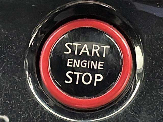 【　スマートキー、プッシュスタート　】鍵を挿さずにポケットに入れたまま鍵の開閉、エンジンの始動まで行えます。