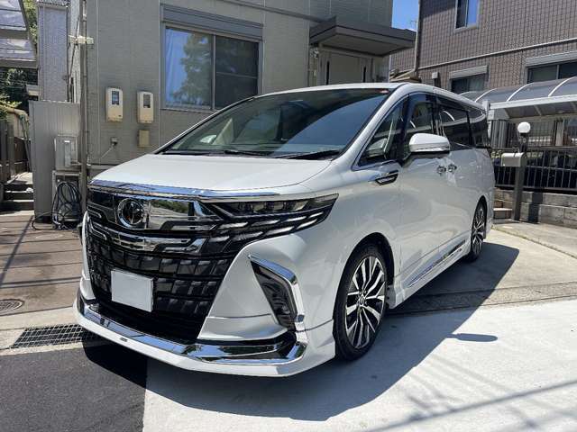 弊社では最先端技術であるナノセラミックコーティンパックをご用意しております。セラミックコーティングは10層まで重ね塗りが可能です。お客様の大切なお車を高い強度でお守り致します。