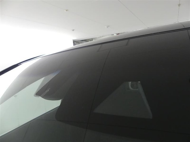 サポカーは、高齢運転者を含めたすべてのドライバーによる交通事故の発生防止・被害軽減対策の一環として、国が推奨する新しい自動車安全コンセプトです。詳しくは販売店スタッフまでおたずねください。