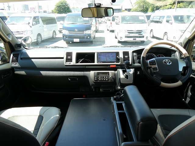 全店直営店にてご希望の車種をお探しします！