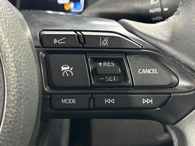 【レーダークルーズコントロール】高速道路での長距離走行が楽に！！自動で速度を保つクルーズコントロールが、衝突軽減システムと連携し、前方の車両を感知して車間を保つように速度調節してくれます！！