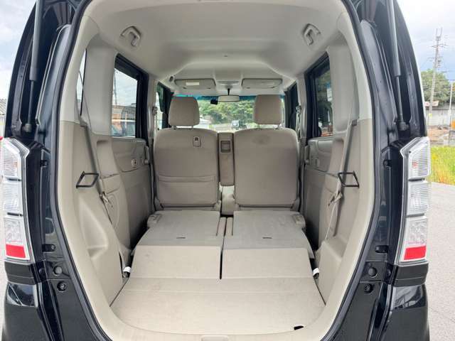 荷室も広く、荷物がたくさんあるときに便利です☆