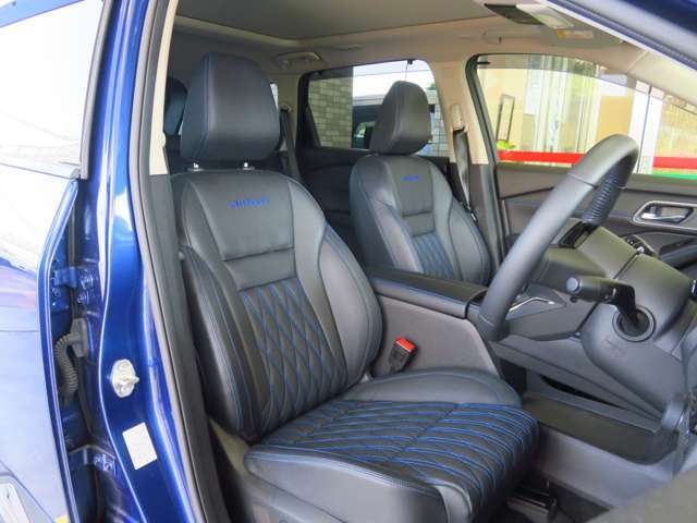 ★破れ・擦れ等無くコンディション良好な運転席です★