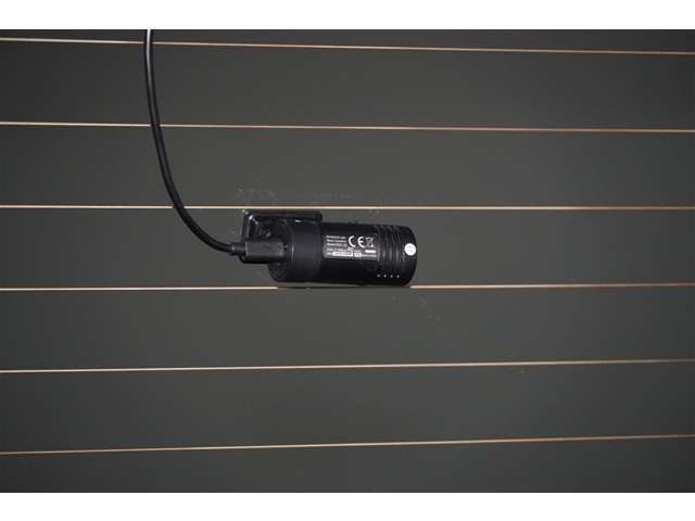 【ドラレコ】　後方撮影用カメラです。