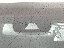 【トヨタセーフティセンス】走行中に前方の車両等を認識し、衝突しそうな時は警報とブレーキで衝突回避と被害軽減をアシスト。より安全にドライブをお楽しみいただけます。