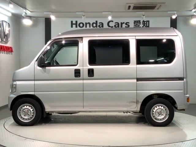 県外のお客様にも販売しております。　気になるお車があればぜひお問合せ下さいね！　ご来店での納車やご自宅への配送手配など、お客様のご都合に合わせてご対応させていただきます。