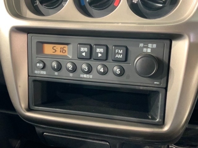 AMFMラジオを聴くことが出来ます。