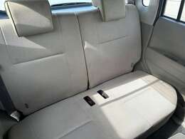 後部座席も広くて便利