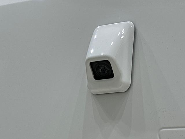 ナビゲーションを装着することでバックするとき後方の安全確認ができるバックカメラが付いてます
