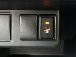 【シートヒーター】寒い日に重宝するシートヒーター！エアコンより早く温まってくれるので寒がりの人も安心ですね♪エアコンの温風は乾燥するから苦手、という方にもをおすすめです。
