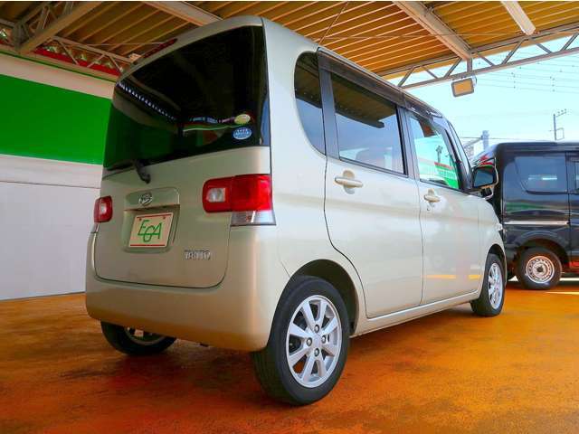外装も特に目立つキズ等も無くキレイです！お探しの方はお早めに！全国納車も可能です！実際に現車確認が難しい当店より遠方の方でも一度ご相談下さい！