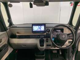 見通しの良い運転席回りとなっておりますので安心して運転をして頂けます！窓が大きいので明るく開放的な室内です