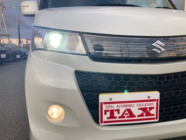 【ヘッドライト】暗い夜道や視界の悪い日でも快適ドライブが楽しめます！