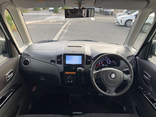 【インパネ】視界がよく運転しやすい設計となっております。