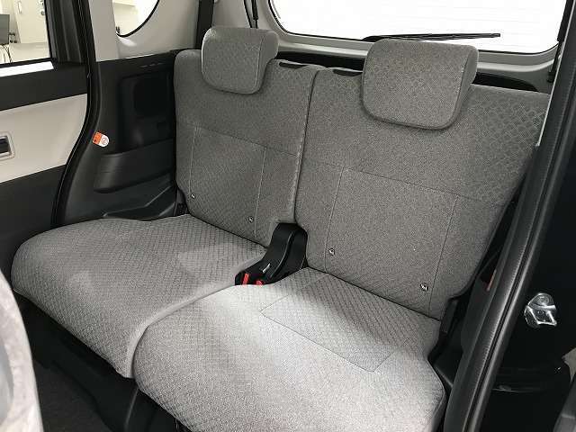 ご購入後には洗車も欠かせませんよね！？当店では、洗車のプロが普段お手入れが行き届かない箇所も済み済みまで綺麗にしています！