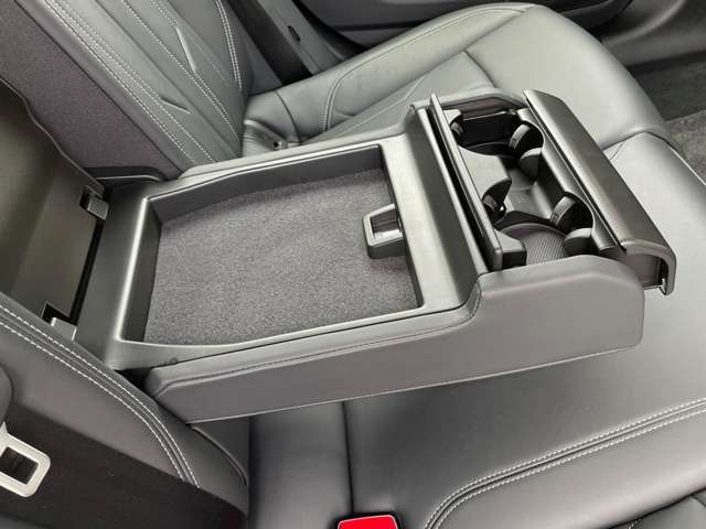 LIBERALAは、輸入車選びの新たなスタイルを提案するインポート・セレクト・ブランドです。オーナー様となる方がクルマから直接感じる感性を第一にした、最良の一台との出会いをコーディネートいたします。