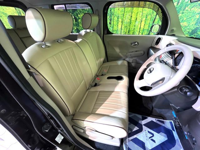 運転席シート廻りは使用感も少なく、良好な状態となっています。丁寧に使われていたことがよくわかりますね。