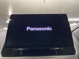 【ディスプレイオーディオ】お持ちのスマホやMP3プレイヤーとの無線接続で音楽再生が可能！コードで繋ぐわずらわしさも無く、手軽にお気に入りの音楽を楽しめます。