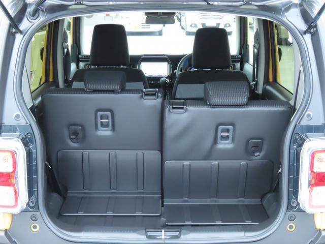 ご利用状況に応じてリヤシートを片側ずつ倒せます☆