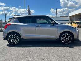 ◆ルームクリーニング◆中古車は匂いや汚れが気になる...そんな不安を和らげるルームクリーニングも施工可能です。是非ご相談ください。