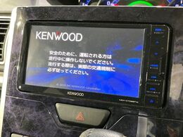 【ナビゲーション】目的地までしっかり案内してくれる使いやすいナビ。Bluetooth接続すればお持ちのスマホやMP3プレイヤーの音楽を再生可能！毎日の運転がさらに楽しくなります！！