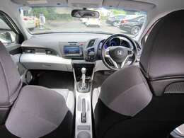 清潔感あふれる綺麗な内装です。