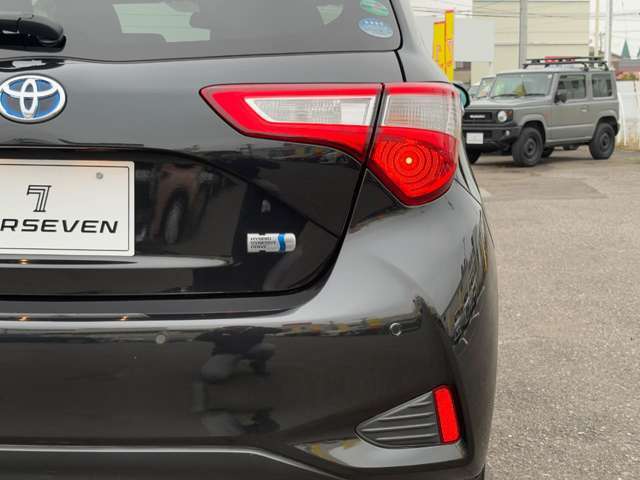 リヤコンビネーションランプ