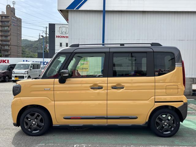 後席両側ワンアクションパワースライドドアですので、荷物の積み下ろしにとっても便利です。