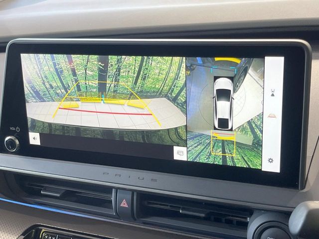【パノラミックビューモニター】専用のカメラにより、上から見下ろしたような視点で360度クルマの周囲を確認することができます☆死角部分も確認しやすく、狭い場所での切り返しや駐車もスムーズに行えます。