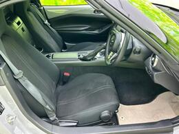 「この車の写真をもっと見たい」「状態が気になる」「この装備はついている？」どんな小さな疑問でもお気軽にお問い合わせください！