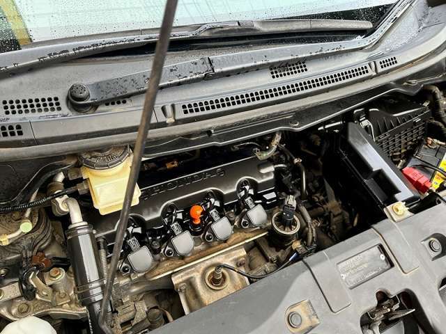 綺麗なエンジンルーム！手を抜きません。調子の良いお車ですよ！