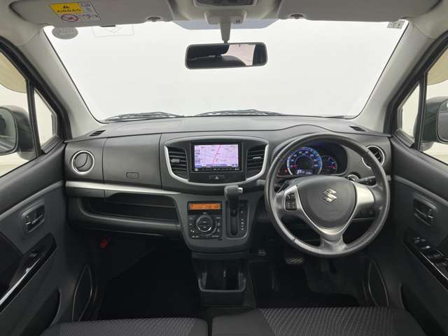 【インパネ全体】全方位で視界が広く、高い目線で運転もしやすいです！