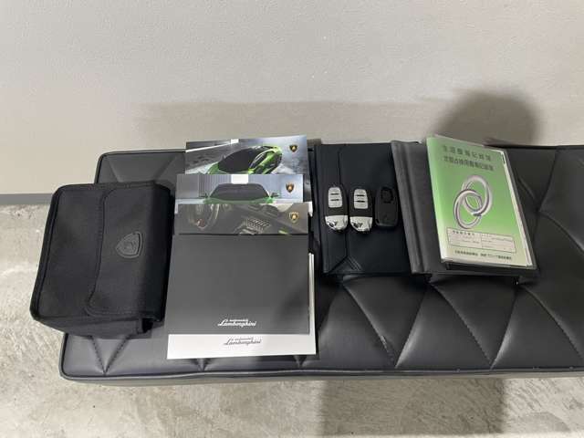 付属品、スペアキー一式すべて揃っております