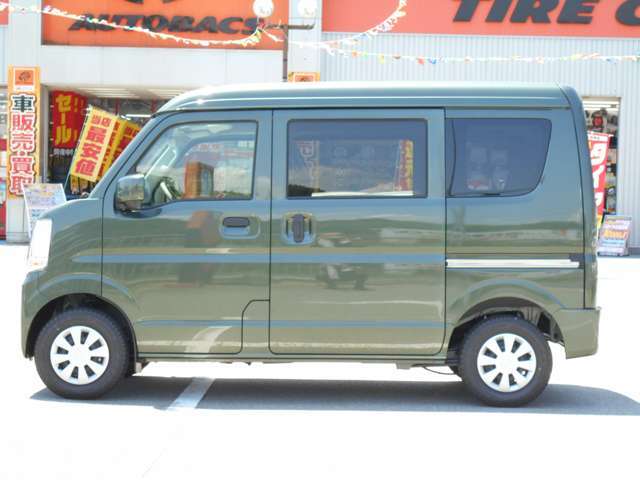 当店は、近畿運輸局長指定工場を併設しており、ご契約いただいたお車をご納車までに安心の納車前点検を実施させていただきます。