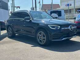 人間工学に基づき、機能面を最優先して作られているデザインですので流行り廃りがなく飽きが来ないデザインがメルセデスベンツの真骨頂となっております。末長くご愛用頂けます。